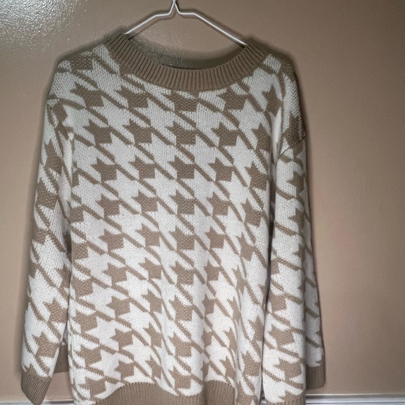 Princess Polly Tan and White Houndstooth Sweater - Picture 1 of 3